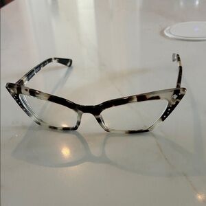 Vogue Gigi hadid Black and White Cat-Eye Glasses